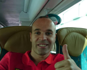Andrés Iniesta en el autobús: @andresiniesta8.