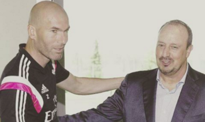 Zinedine Zidane con su antecesor en el banquillo del Real Madrid, Rafa Benítez: @official.zidane.