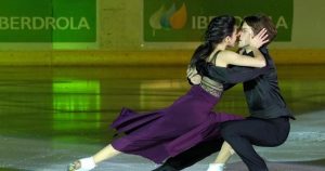 Sara Hurtado y Kirill khaliavin patinando con la música de Rosalía: EFE.