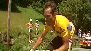 Teledeporte en cuarentena recuerda aquellos tiempos en los que los ciclistas corrían el Tour de Francia sin casco: RTVE.