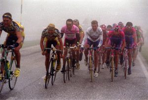 Pelotón en el Giro de Italia 99: Agencias.