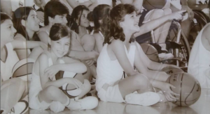 Niños y niñas en un campus de baloncesto: Fundación Real Madrid.