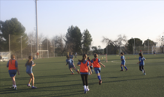 Las niñas del Santaella C.F. son un ejemplo de por qué el fútbol femenino tiene futuro: Ravelo.