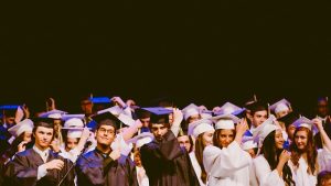 Graduados universitarios: RF.