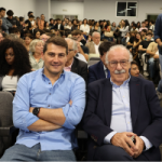 Iker Casillas y Vicente del Bosque: Ravelo.
