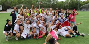 Las jugadoras del Tacón celebran su ascenso a Primera: CD Tacón.