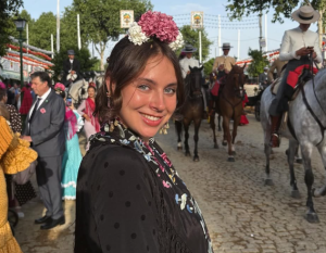 Alisa Ozhogina vestida de flamenca en la feria de Sevilla: Instagram.