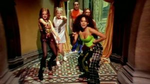 Fotograma del videoclip "Wannabe", de las Spice Girls.