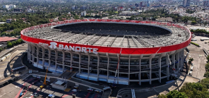 El Estadio Azteca por fuera: Wikipedia.