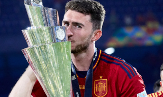 Aymeric Laporte besando la Eurocopa: RFEF.