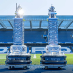 El trofeo Teresa Herrera representa la Torre de Hércules: Real Club Deportivo de A Coruña.
