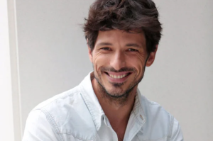 Andrés Velencoso: Agencias.