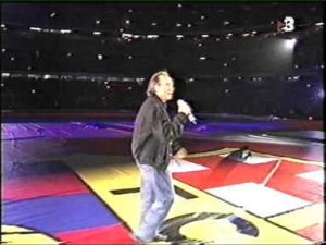 Joan Manuel Serrat tuvo una actuación muy especial durante el centenario del F.C. Barcelona: TV3.